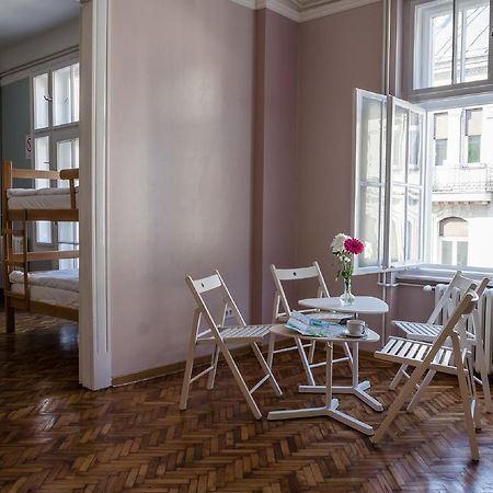 Roommates Hostel Белград Екстериор снимка