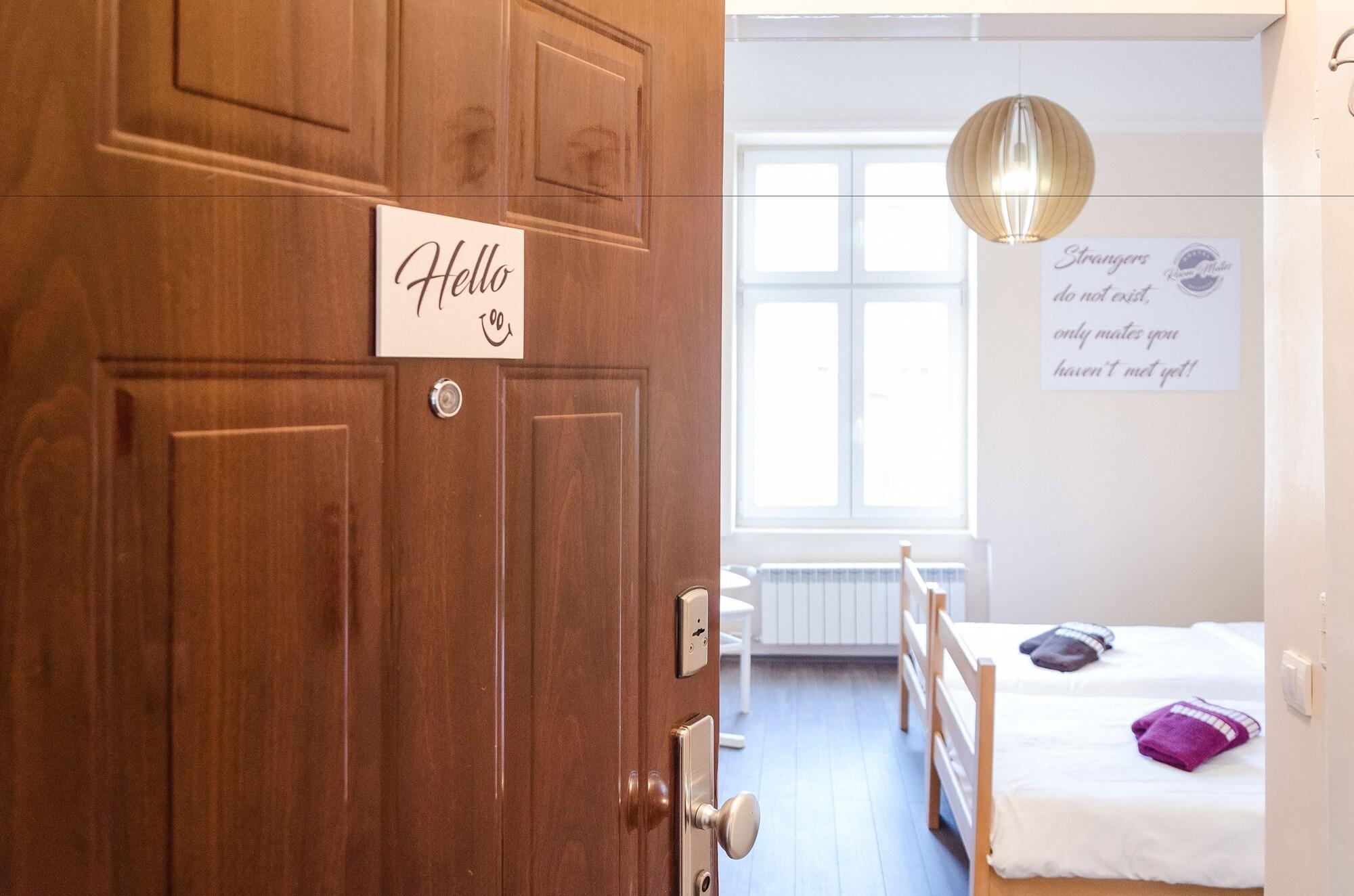 Roommates Hostel Белград Екстериор снимка