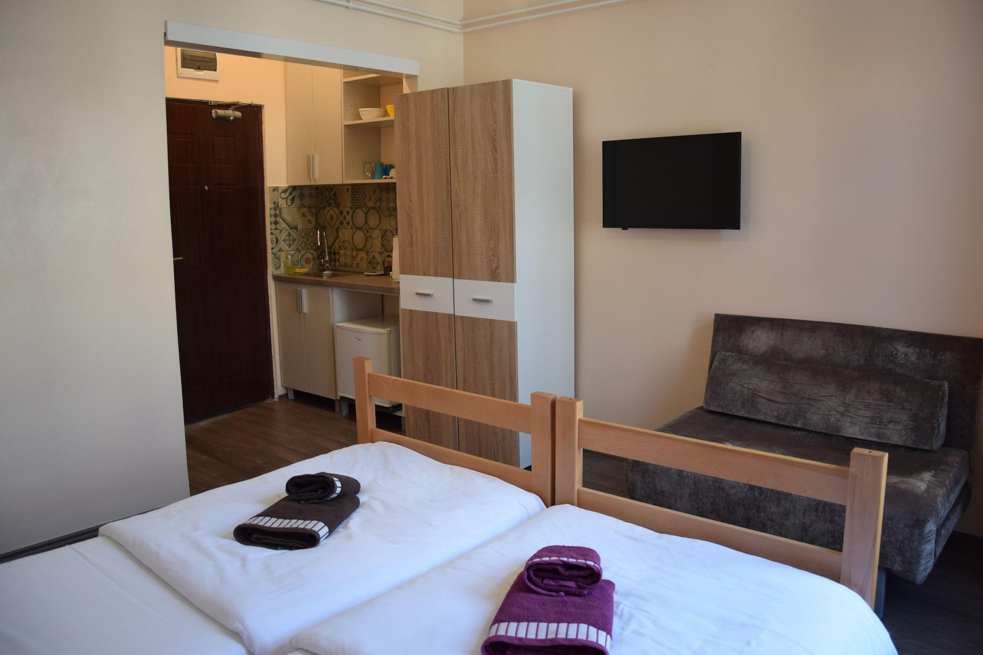 Roommates Hostel Белград Екстериор снимка
