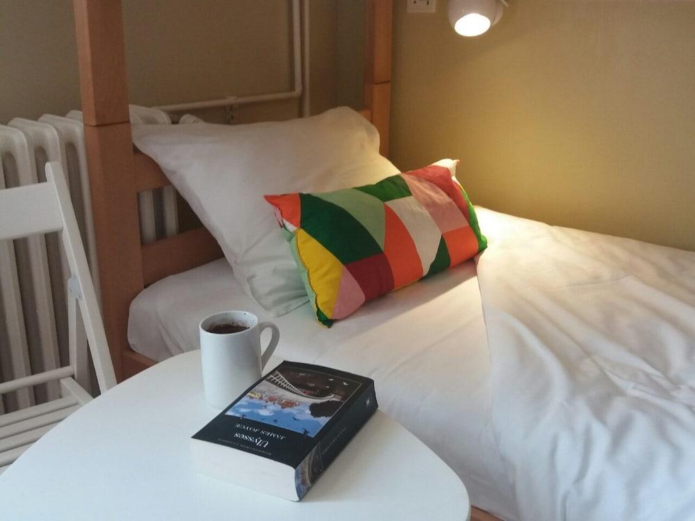 Roommates Hostel Белград Екстериор снимка