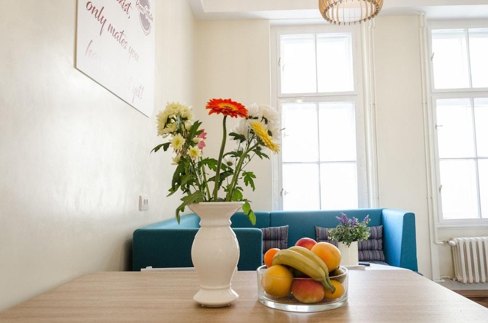 Roommates Hostel Белград Екстериор снимка