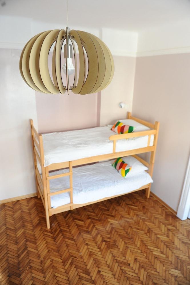 Roommates Hostel Белград Екстериор снимка
