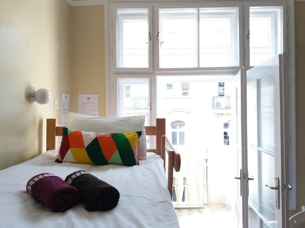 Roommates Hostel Белград Екстериор снимка