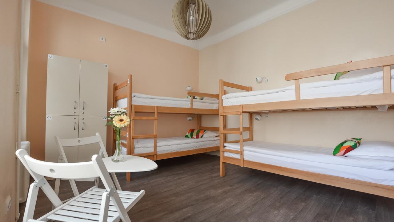 Roommates Hostel Белград Екстериор снимка