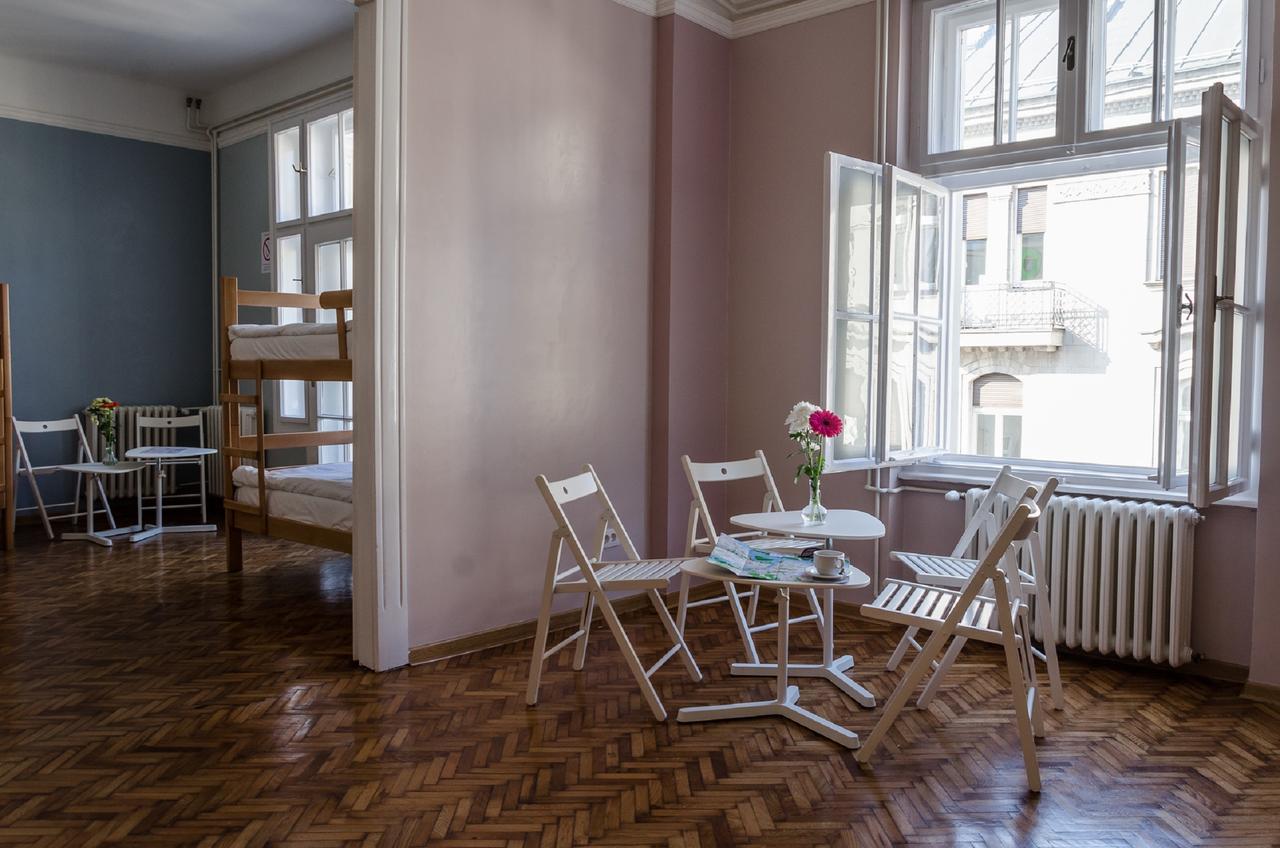 Roommates Hostel Белград Екстериор снимка