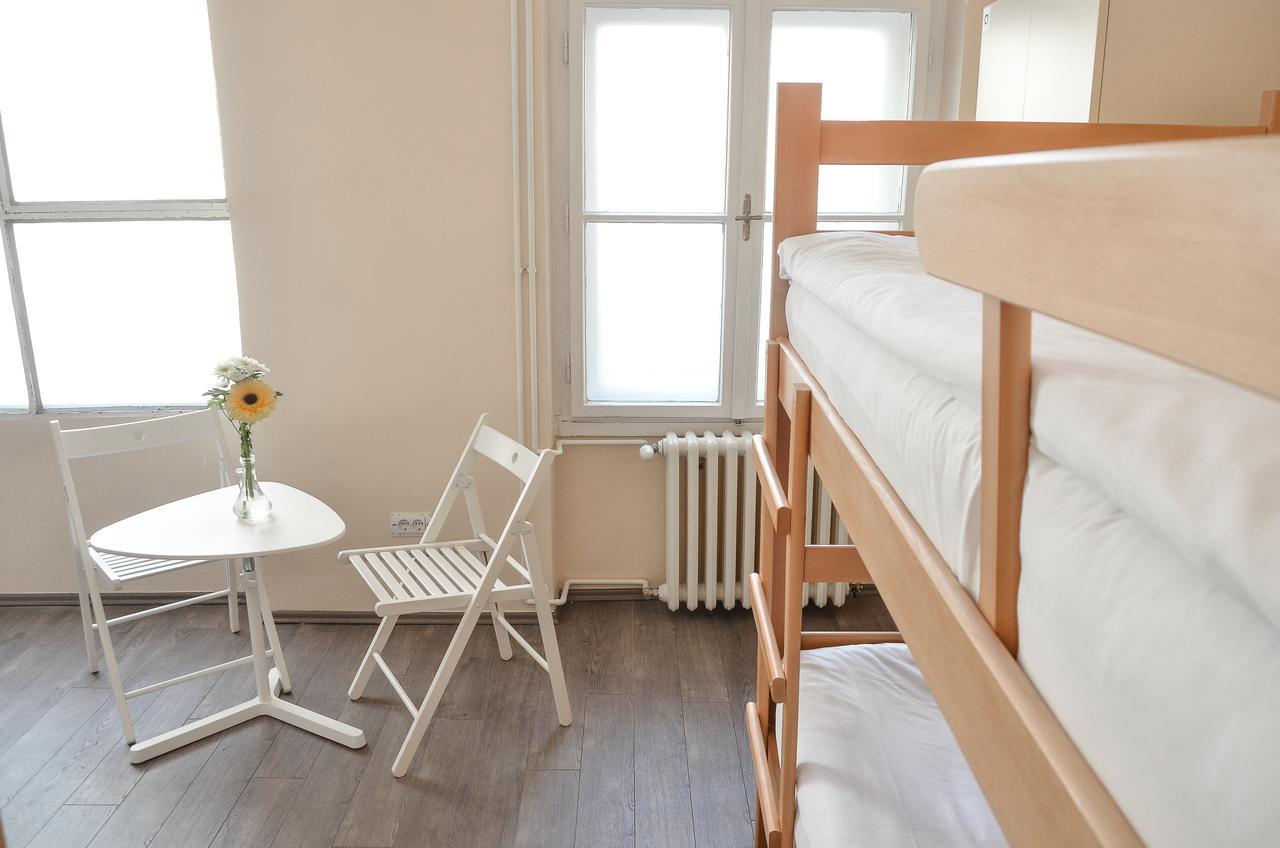 Roommates Hostel Белград Екстериор снимка