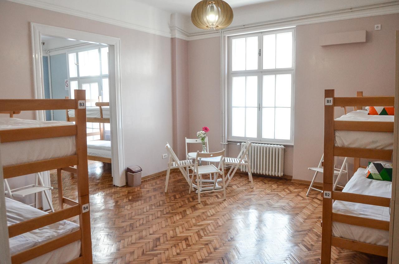 Roommates Hostel Белград Екстериор снимка