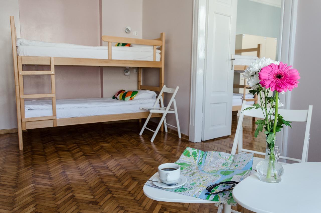 Roommates Hostel Белград Екстериор снимка