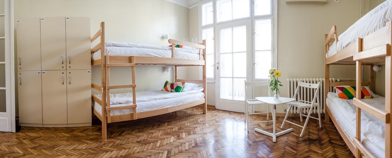 Roommates Hostel Белград Екстериор снимка