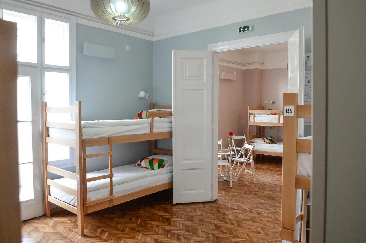 Roommates Hostel Белград Екстериор снимка