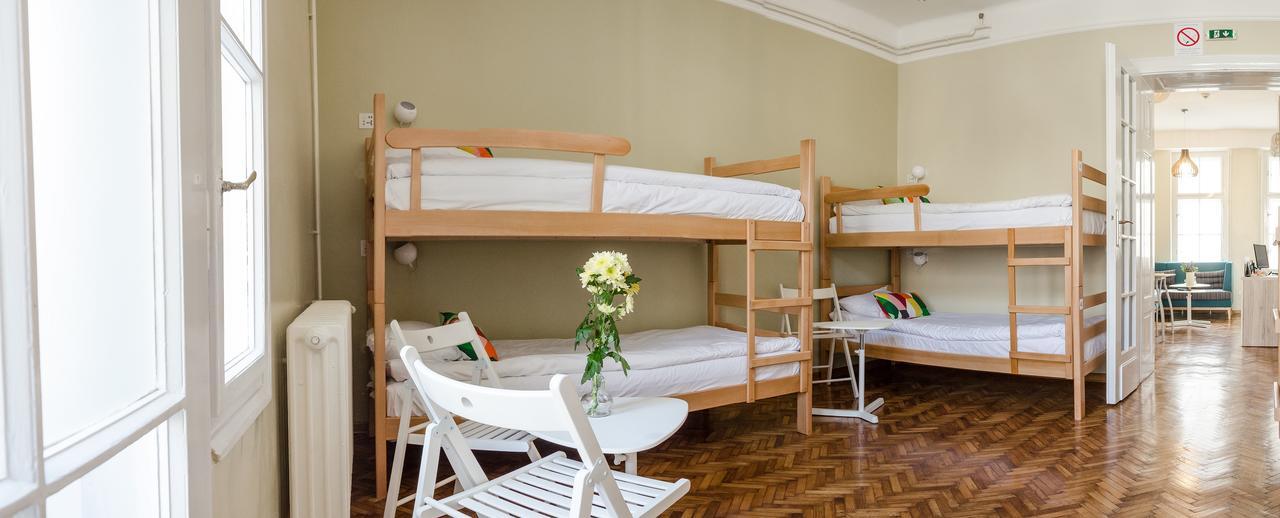 Roommates Hostel Белград Екстериор снимка