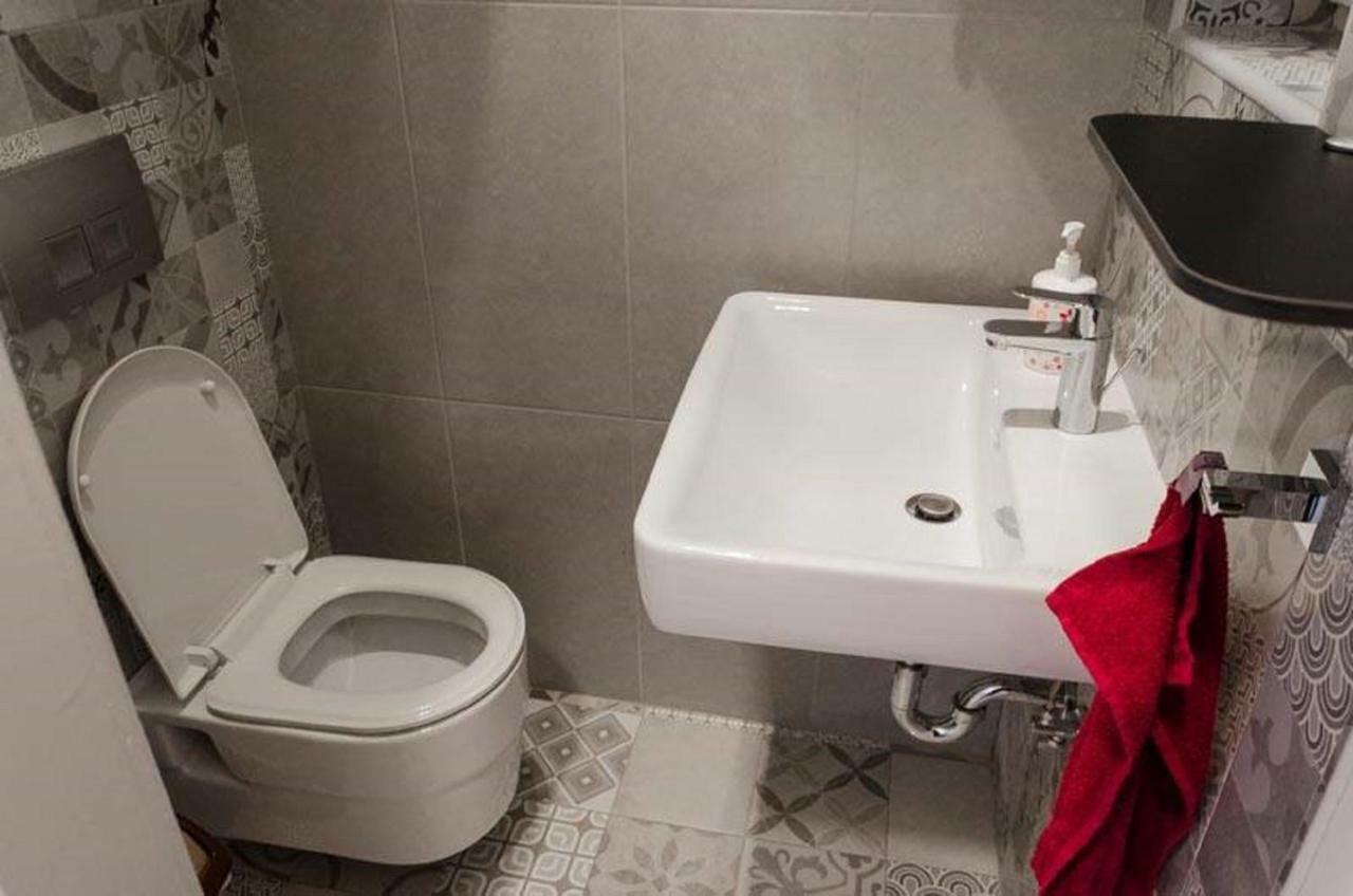 Roommates Hostel Белград Екстериор снимка